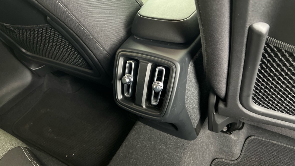 Used Volvo XC40 2023 for sale - 76404712: Photo 39