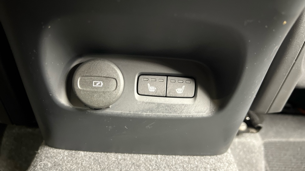 Used Volvo XC40 2023 for sale - 76404712: Photo 40