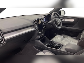 Used Volvo XC40 2023 for sale - 76404712: Photo