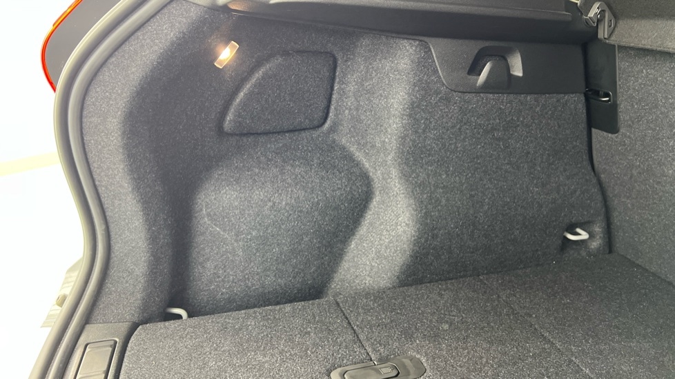 Used Volvo XC40 2023 for sale - 76404712: Photo 57