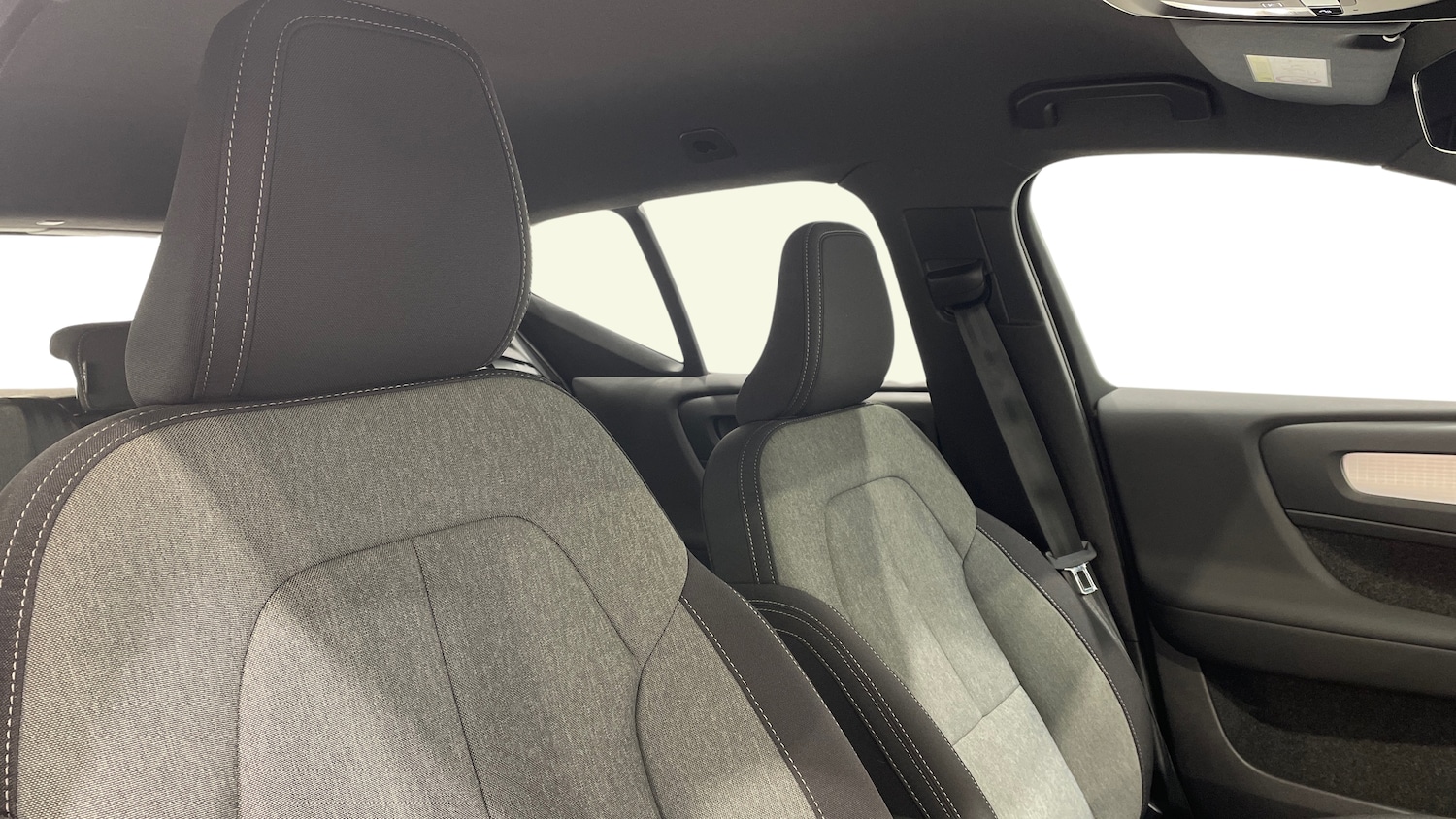 Used Volvo XC40 2023 for sale - 76404712: Photo 9