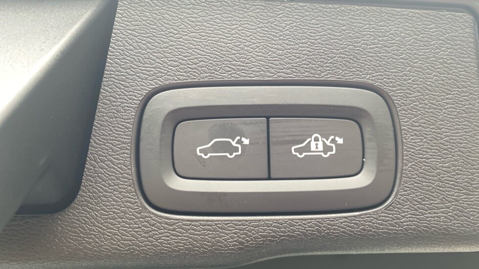 Used Volvo XC60 2025 for sale - 77353673: Photo 19