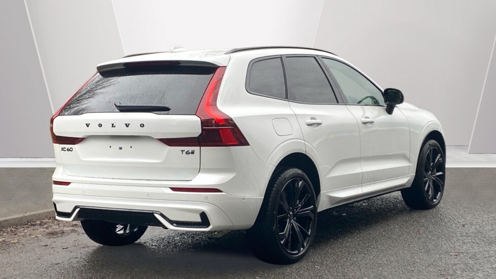 Used Volvo XC60 2025 for sale - 77353673: Photo 2