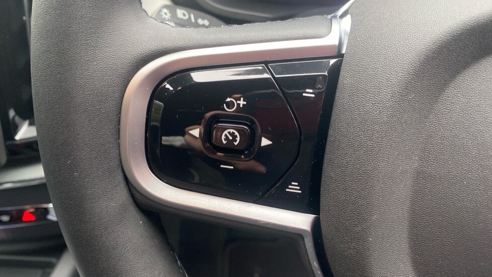 Used Volvo XC60 2025 for sale - 77353673: Photo 32