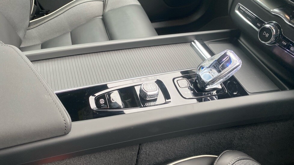 Used Volvo XC60 2025 for sale - 77353673: Photo 35