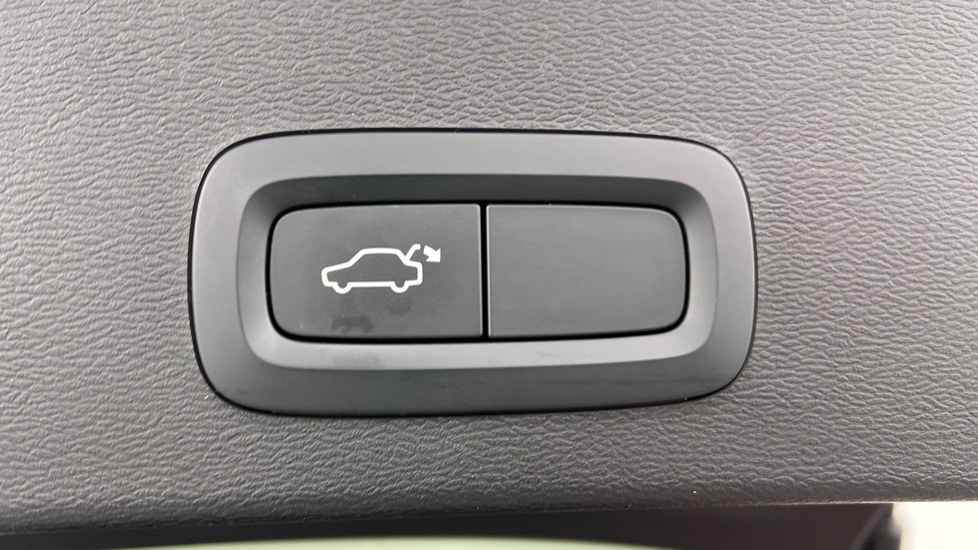 Used Volvo XC40 2021 for sale - 76130395: Photo 31