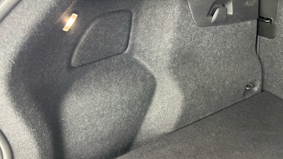Used Volvo XC40 2021 for sale - 76130395: Photo 44