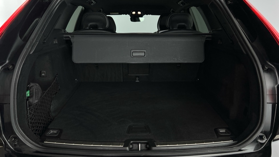 Used Volvo XC60 2022 for sale - 77560622: Photo 5