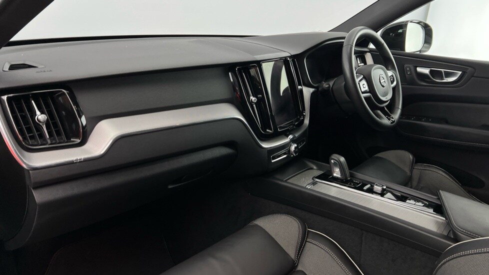 Used Volvo XC60 2022 for sale - 77560622: Photo 6