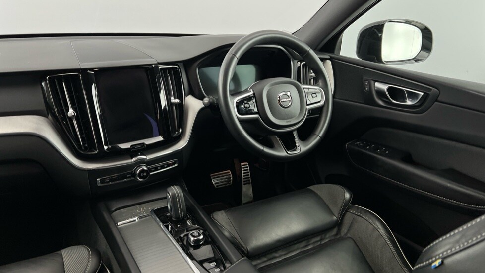 Used Volvo XC60 2022 for sale - 77560622: Photo 8