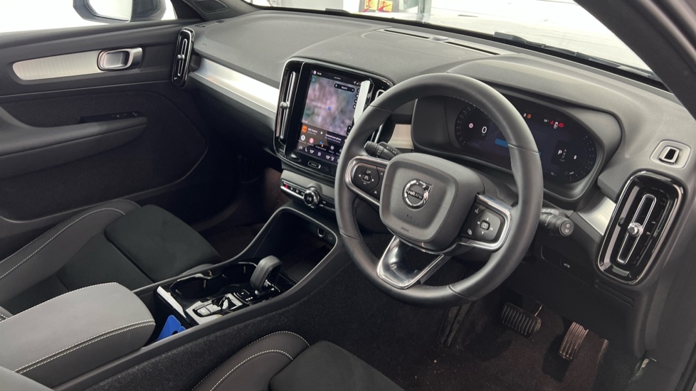 Used Volvo XC40 2025 for sale - 77981175: Photo 4