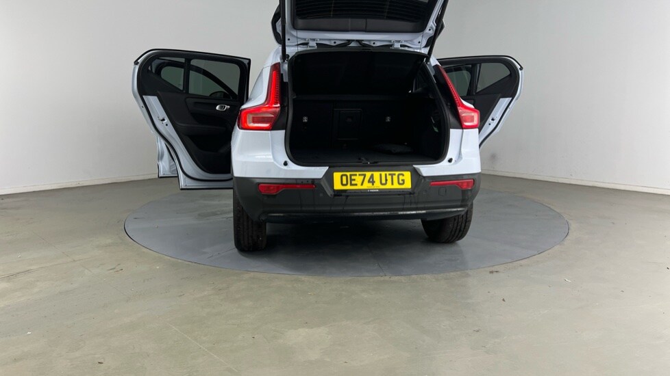 Used Volvo XC40 2024 for sale - 76552548: Photo 32