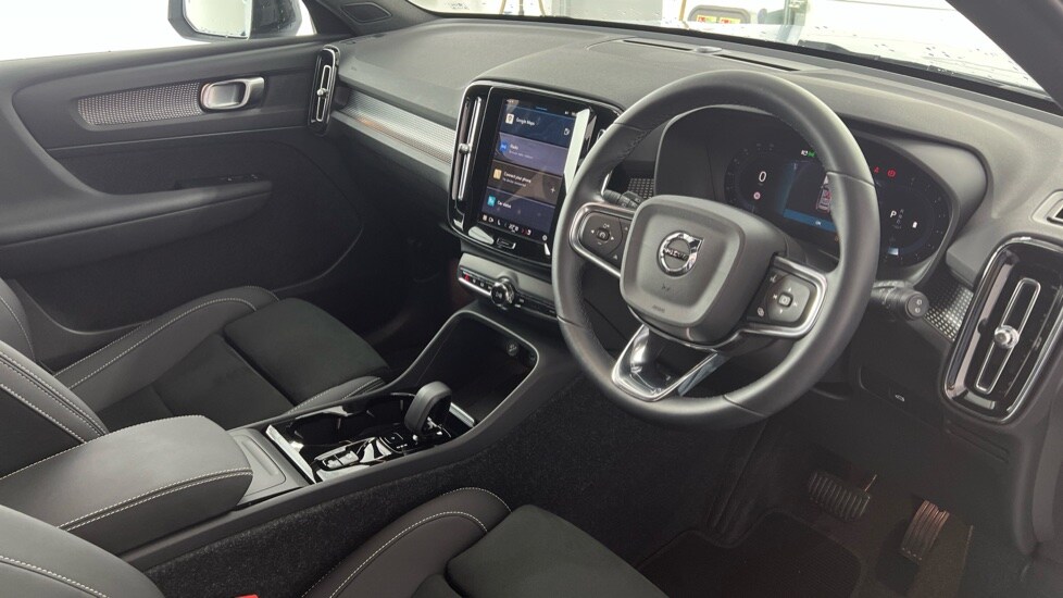 Used Volvo XC40 2024 for sale - 76552548: Photo 4