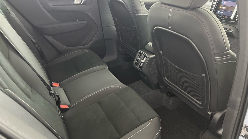 Used Volvo XC40 2024 for sale - 76552548: Photo 6