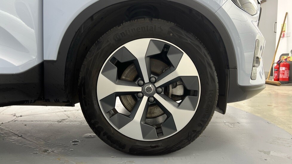 Used Volvo XC40 2024 for sale - 76552548: Photo 9