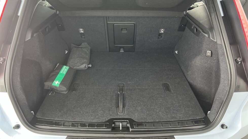 Used Volvo XC40 2025 for sale - 75629635: Photo 13