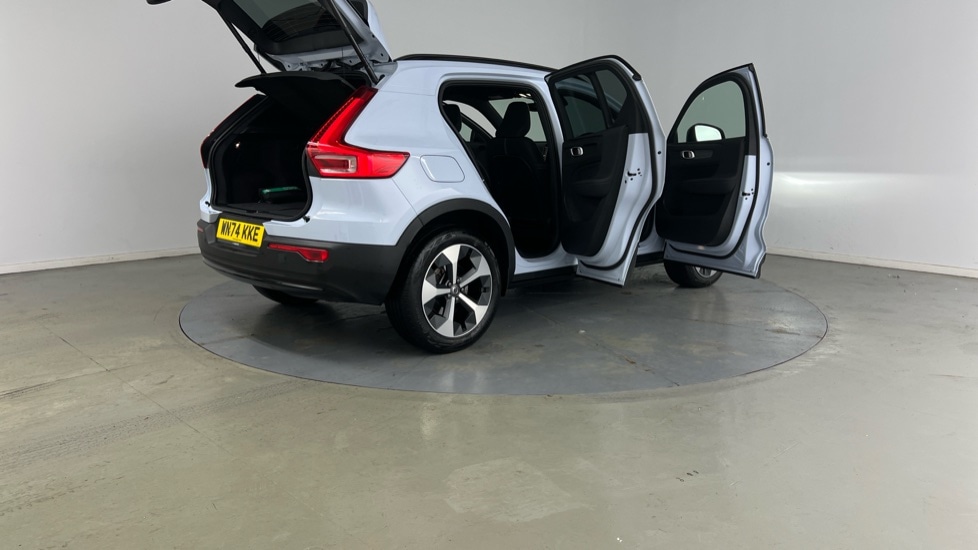 Used Volvo XC40 2025 for sale - 75629635: Photo 29