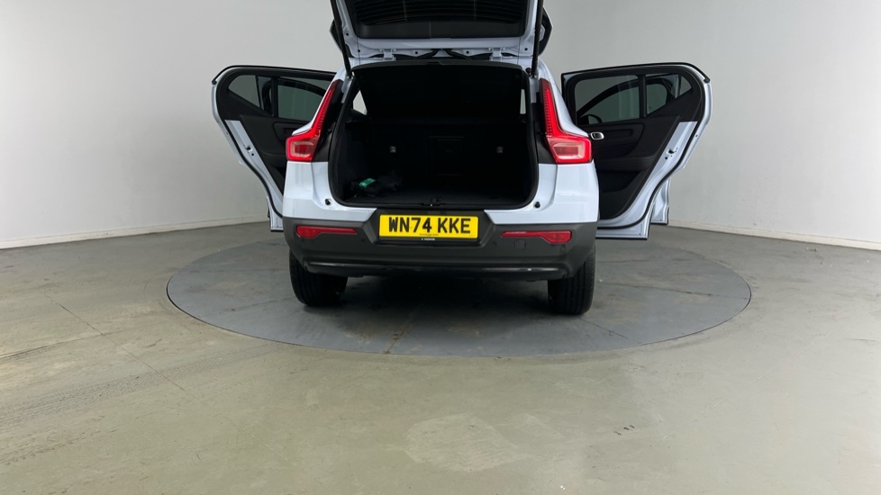 Used Volvo XC40 2025 for sale - 75629635: Photo 32