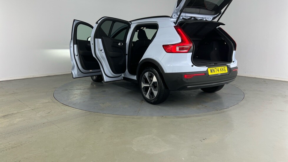 Used Volvo XC40 2025 for sale - 75629635: Photo 35