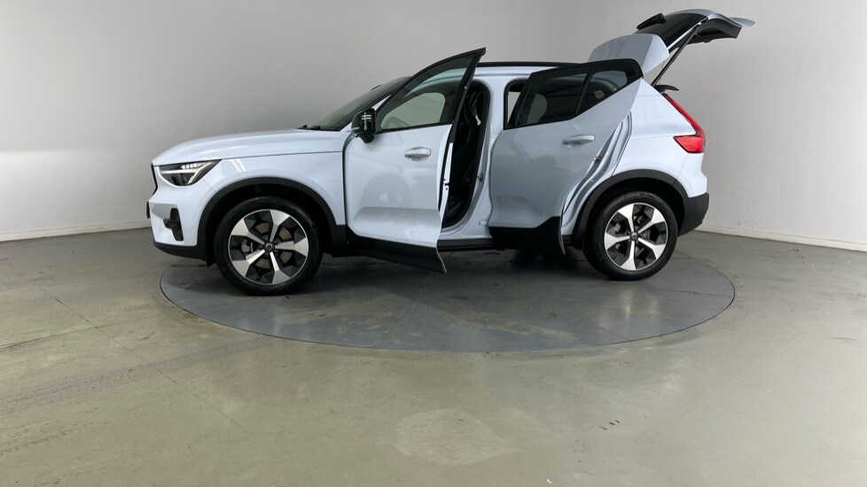 Used Volvo XC40 2025 for sale - 75629635: Photo 40