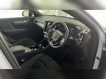 Used Volvo XC40 2025 for sale - 75629635: Photo