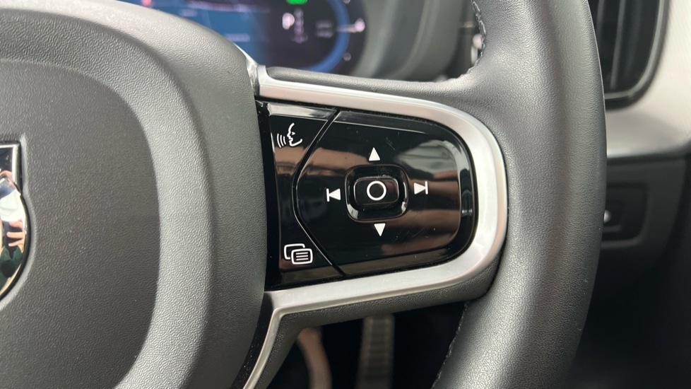 Used Volvo XC60 2022 for sale - 77151510: Photo 17