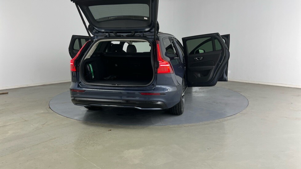 Used Volvo V60 2025 for sale - 77480239: Photo 31