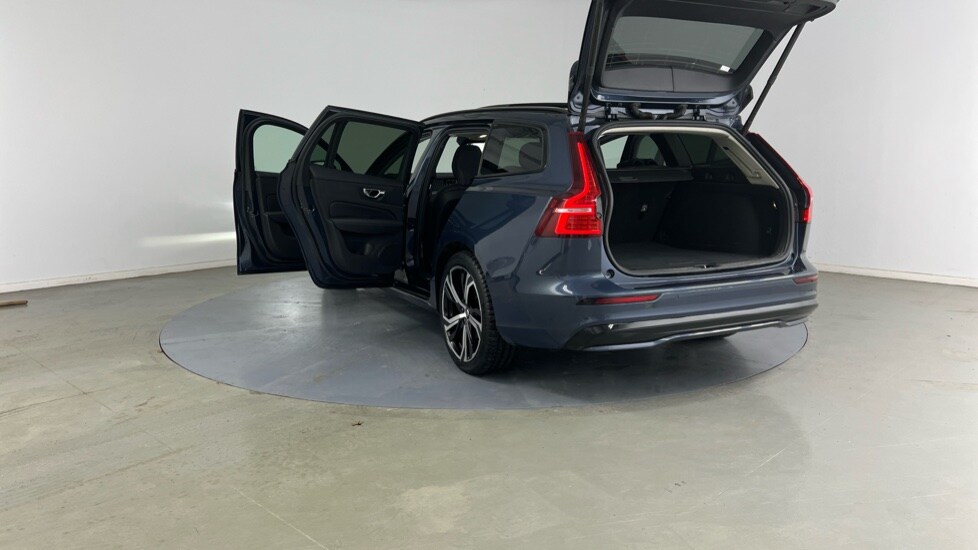 Used Volvo V60 2025 for sale - 77480239: Photo 34