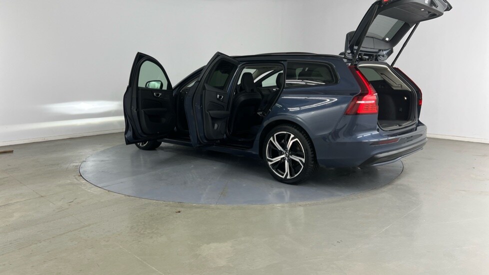 Used Volvo V60 2025 for sale - 77480239: Photo 35