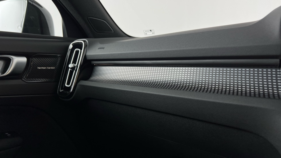 Used Volvo XC40 2024 for sale - 77539767: Photo 34