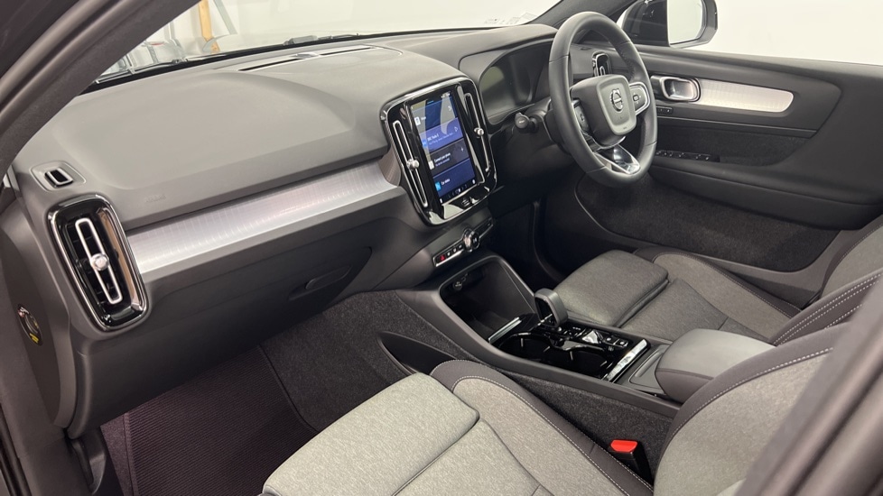 Used Volvo XC40 2023 for sale - 78055196: Photo 4