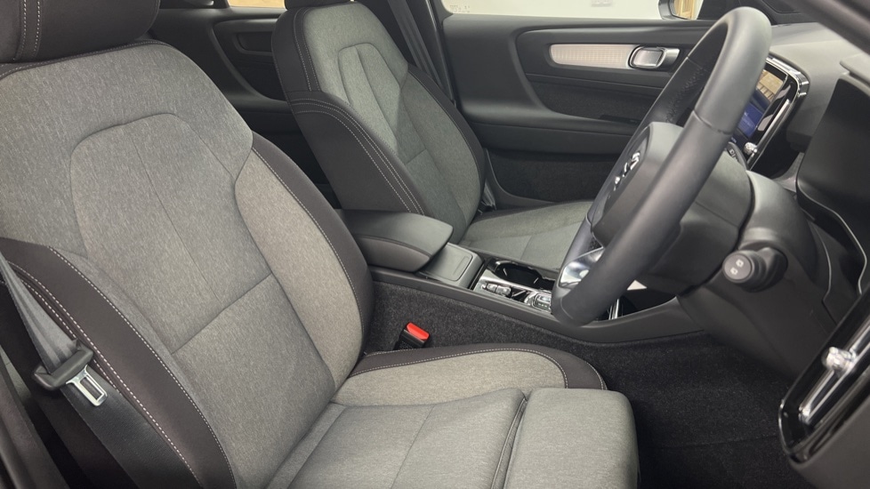 Used Volvo XC40 2023 for sale - 78055196: Photo 9