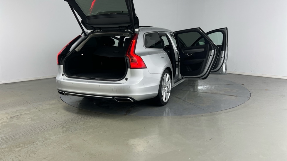 Used Volvo V90 2020 for sale - 77050896: Photo 32