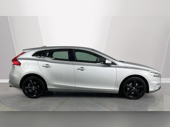 Used Volvo V40 2018 for sale - 78336506: Photo