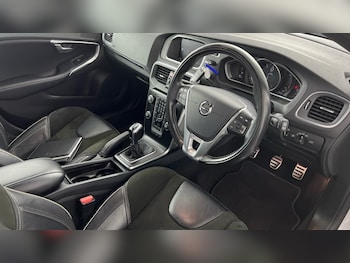 Used Volvo V40 2018 for sale - 78336506: Photo