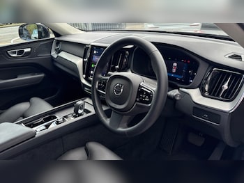 Used Volvo XC60 2023 for sale - 75735321: Photo