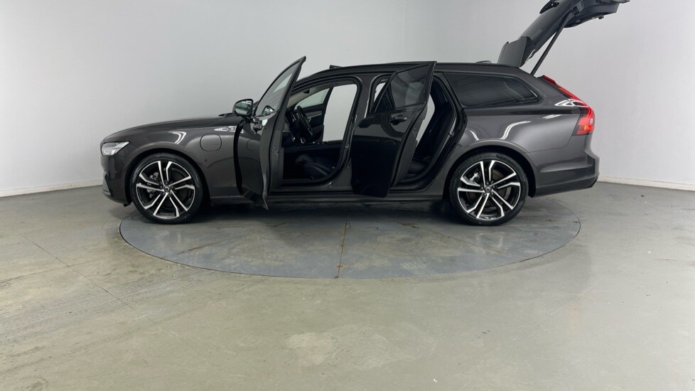 Used Volvo V90 2025 for sale - 76960024: Photo 39