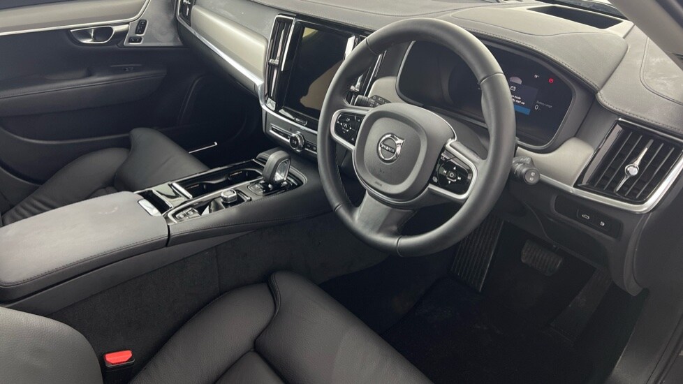 Used Volvo V90 2025 for sale - 76960024: Photo 4