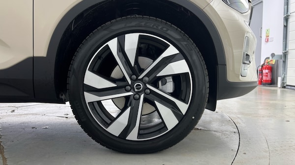 Used Volvo XC40 2025 for sale - 75441405: Photo 16