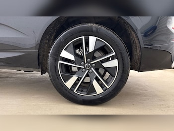 Used Volvo XC60 2025 for sale - 78581438: Photo