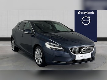 Used Volvo V40 2018 for sale - 76007717: Photo