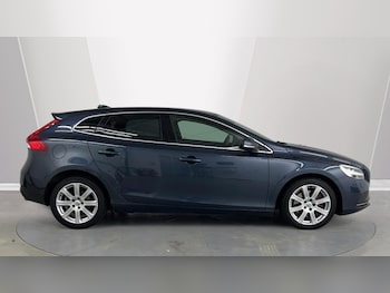 Used Volvo V40 2018 for sale - 76007717: Photo