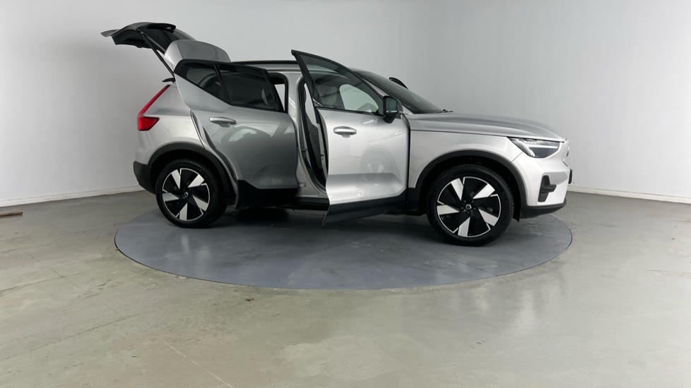 Used Volvo XC40 2023 for sale - 77057859: Photo 24