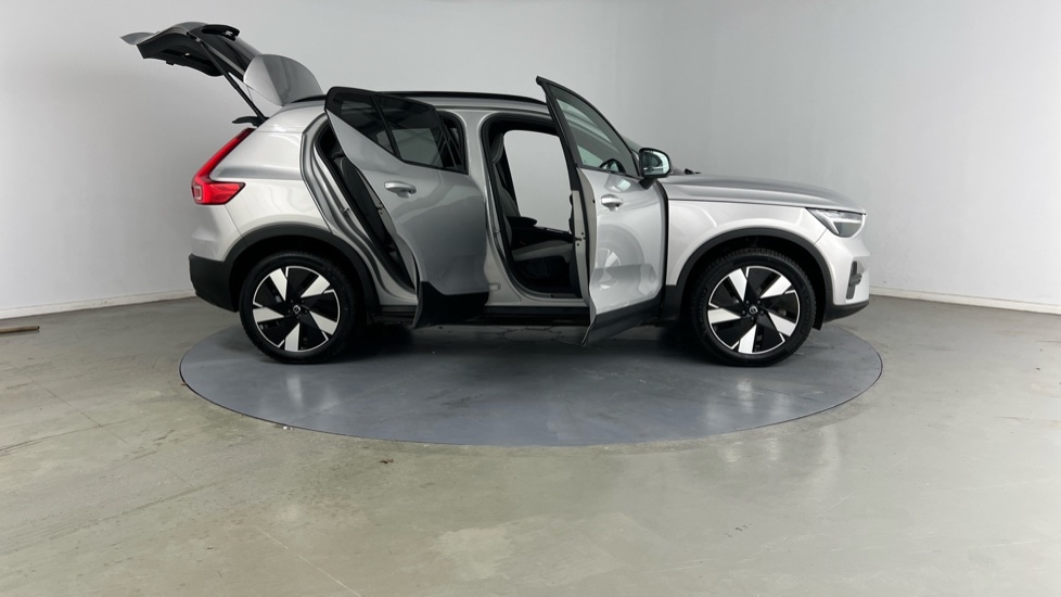 Used Volvo XC40 2023 for sale - 77057859: Photo 25