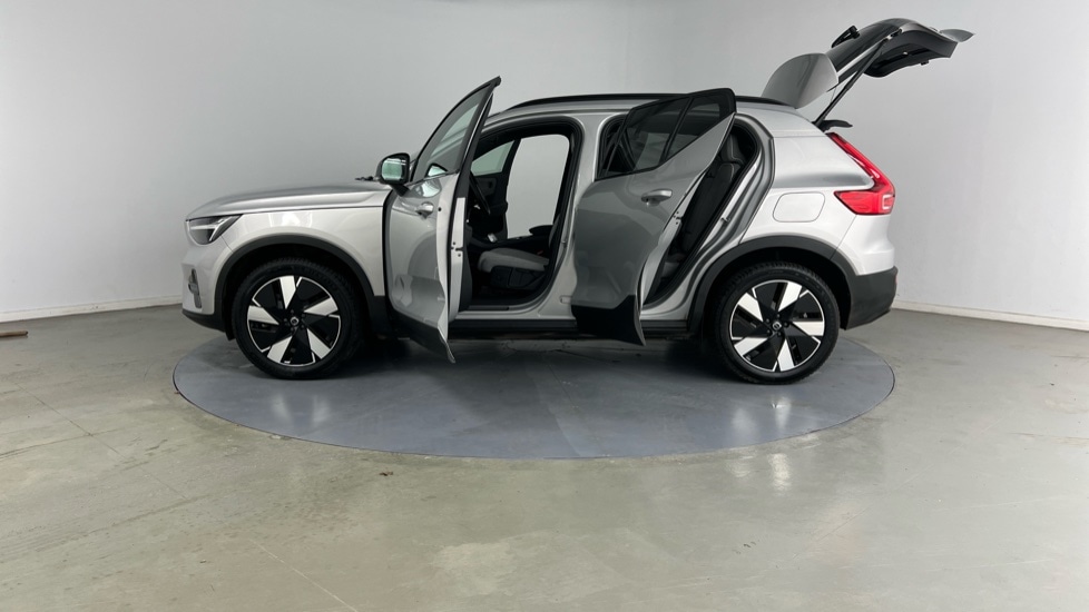 Used Volvo XC40 2023 for sale - 77057859: Photo 38