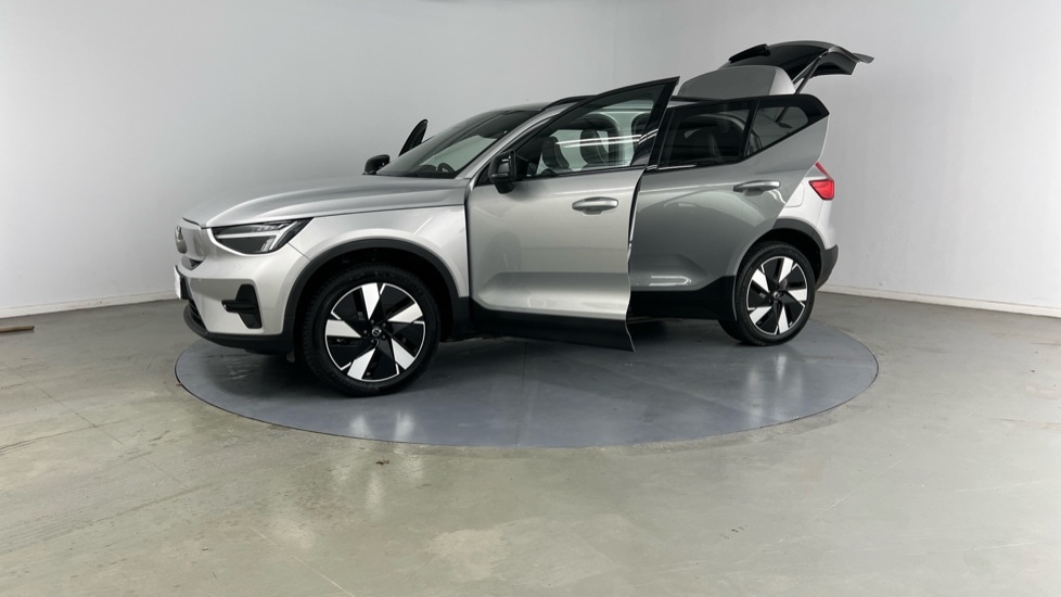 Used Volvo XC40 2023 for sale - 77057859: Photo 40