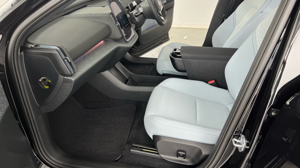 Used Volvo EX30 2025 for sale - 75952407: Photo 42