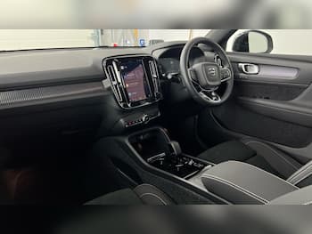 Used Volvo XC40 2025 for sale - 79677809: Photo
