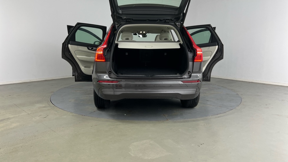 Used Volvo XC60 2022 for sale - 76888819: Photo 33