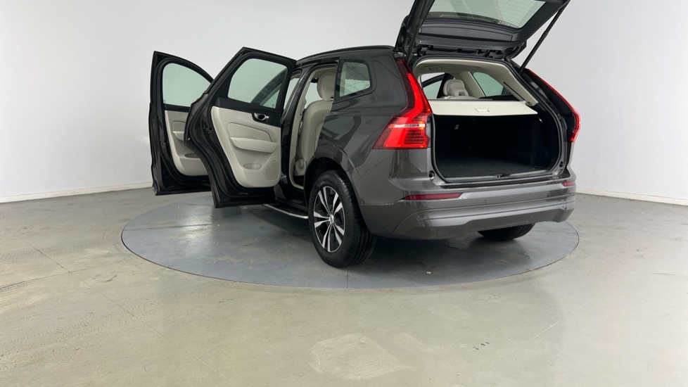 Used Volvo XC60 2022 for sale - 76888819: Photo 35
